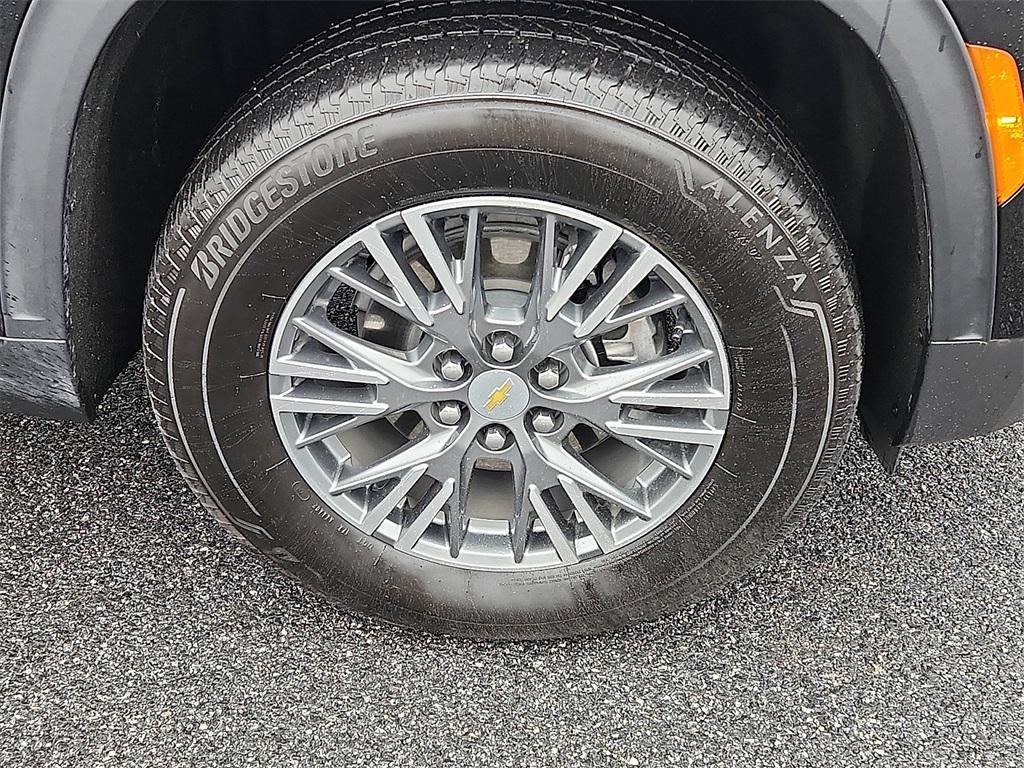 used 2025 Chevrolet Traverse car, priced at $35,573