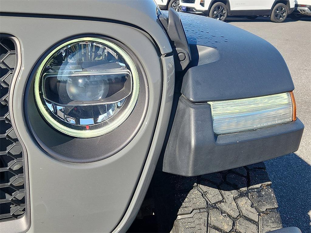 used 2022 Jeep Wrangler Unlimited car, priced at $33,600