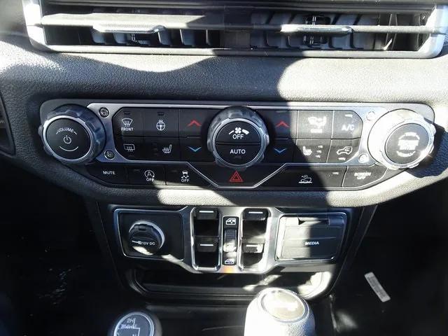 new 2025 Jeep Wrangler car, priced at $51,360