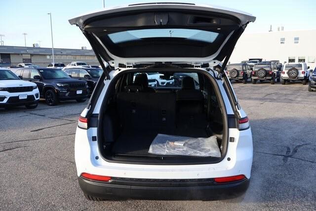 new 2025 Jeep Grand Cherokee car, priced at $48,890