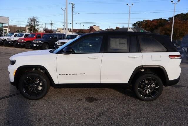 new 2025 Jeep Grand Cherokee car, priced at $48,890