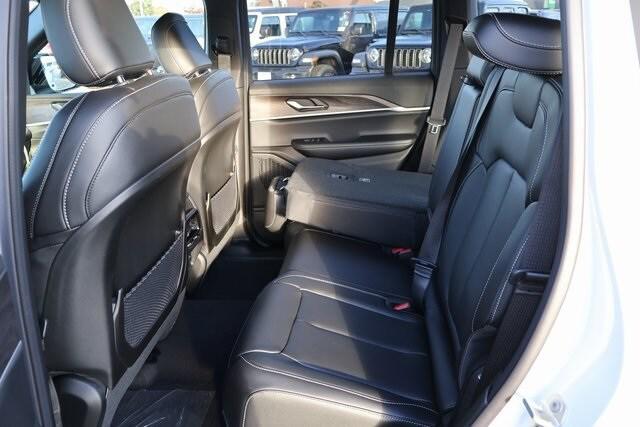 new 2025 Jeep Grand Cherokee car, priced at $48,890