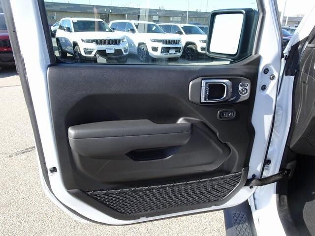 new 2025 Jeep Gladiator car, priced at $49,565