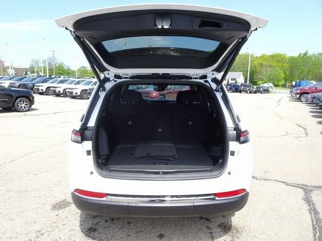 new 2024 Jeep Grand Cherokee car, priced at $44,375