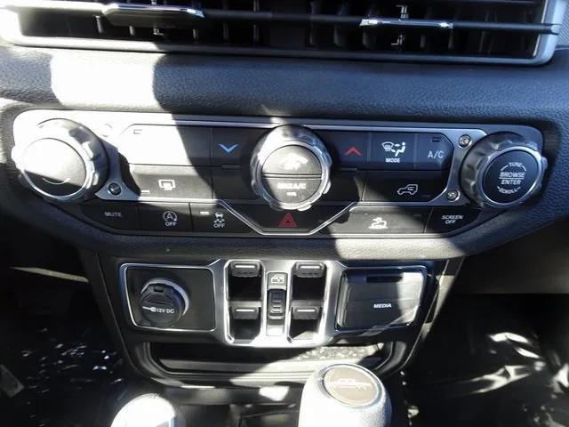 new 2025 Jeep Gladiator car, priced at $41,100