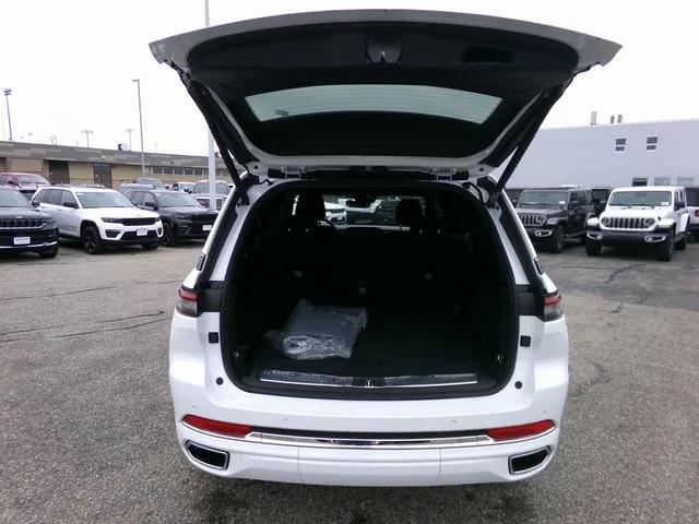 new 2025 Jeep Grand Cherokee car, priced at $54,740