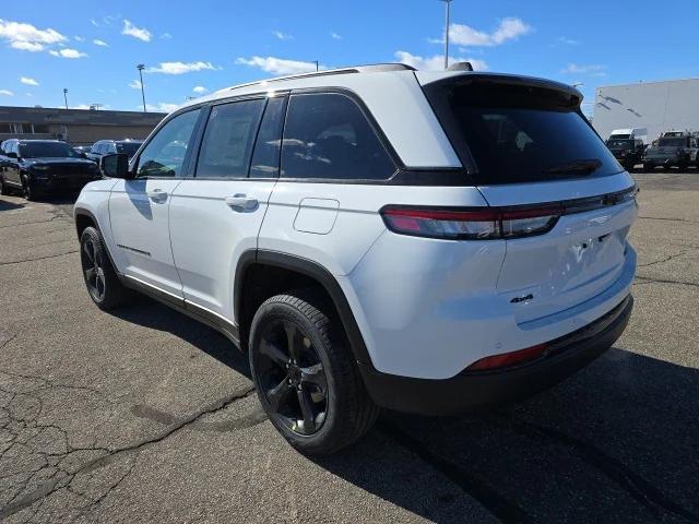 new 2025 Jeep Grand Cherokee car, priced at $47,440