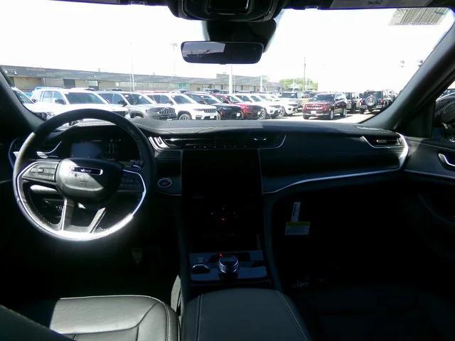 new 2025 Jeep Grand Cherokee car, priced at $42,786