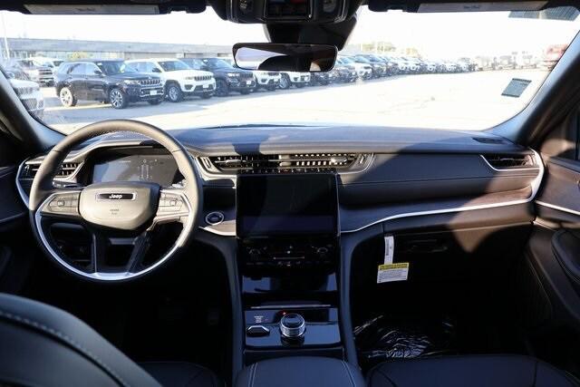 new 2025 Jeep Grand Cherokee car, priced at $49,360