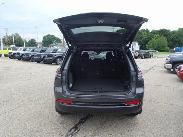 new 2024 Jeep Grand Cherokee car, priced at $50,595