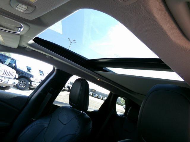 used 2022 Jeep Cherokee car, priced at $23,995