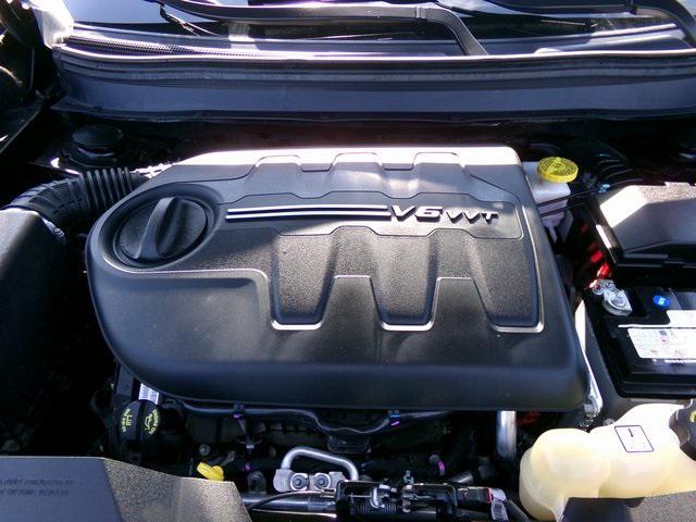 used 2022 Jeep Cherokee car, priced at $23,995