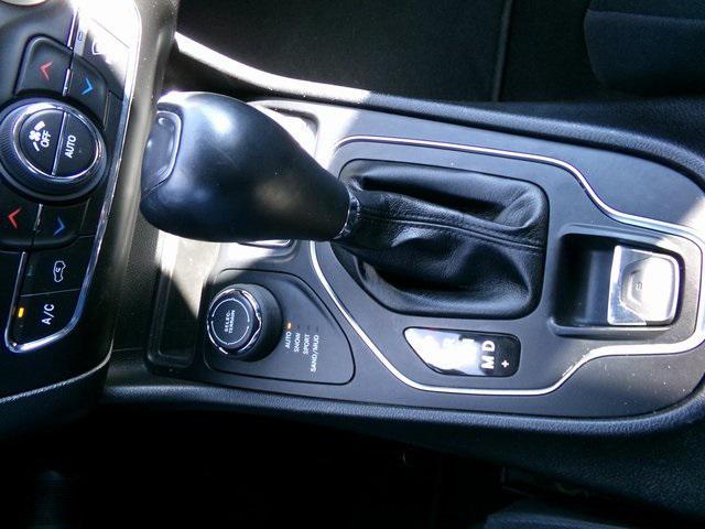 used 2022 Jeep Cherokee car, priced at $23,995