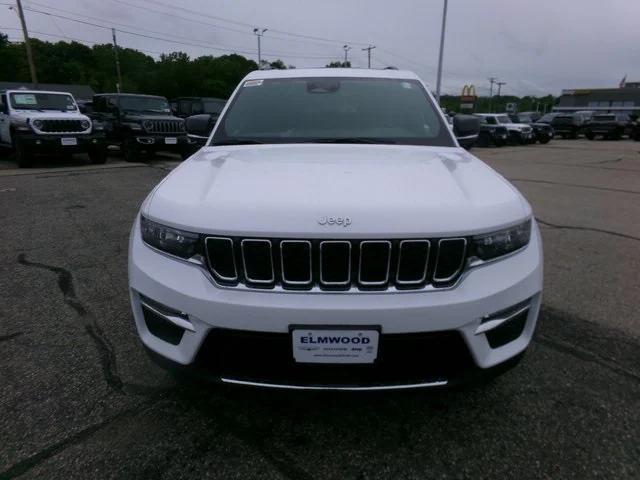 new 2025 Jeep Grand Cherokee car, priced at $44,301