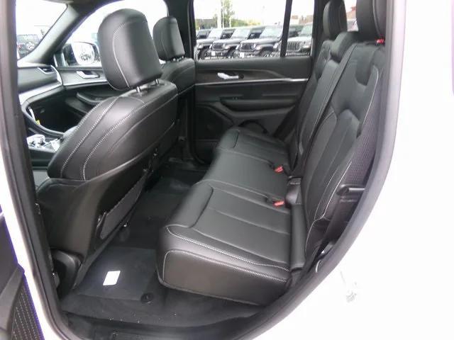 new 2025 Jeep Grand Cherokee car, priced at $44,301
