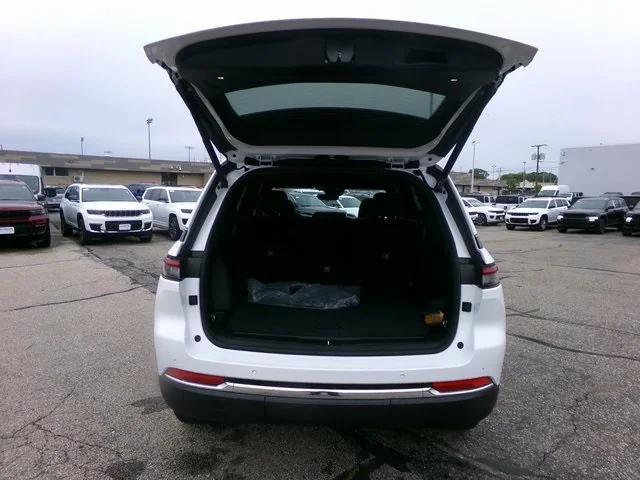 new 2025 Jeep Grand Cherokee car, priced at $44,301