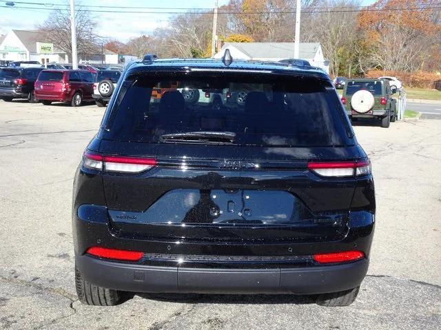 new 2025 Jeep Grand Cherokee car, priced at $48,035