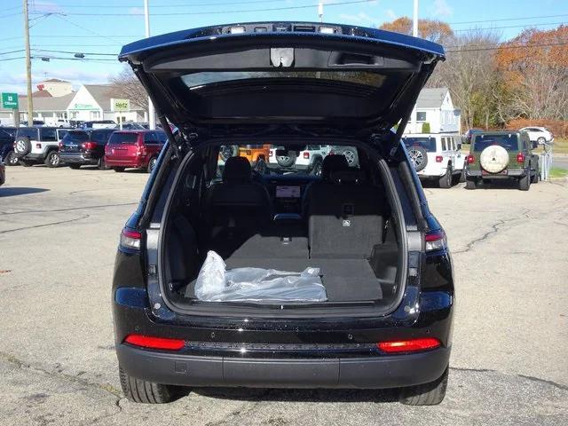 new 2025 Jeep Grand Cherokee car, priced at $48,035