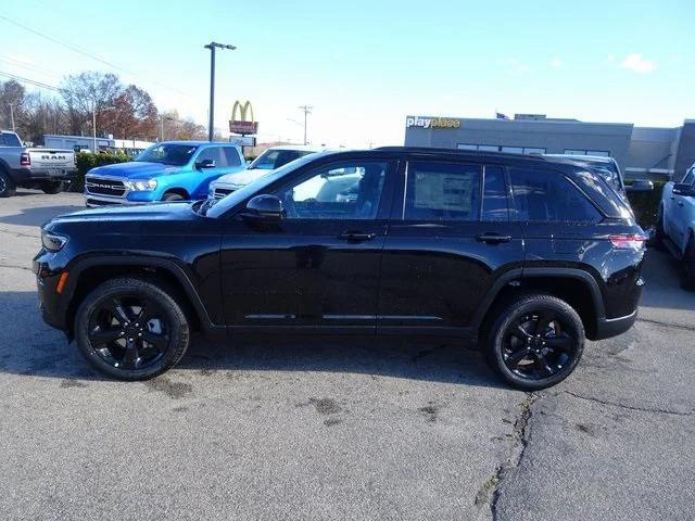 new 2025 Jeep Grand Cherokee car, priced at $48,035