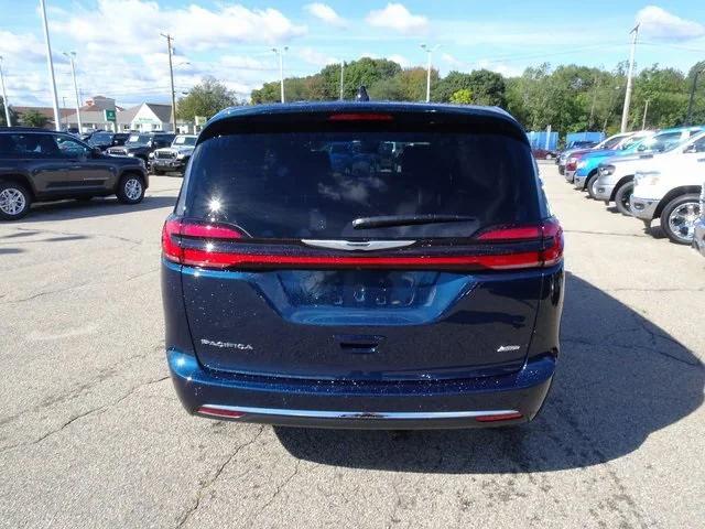 new 2025 Chrysler Pacifica car, priced at $41,915