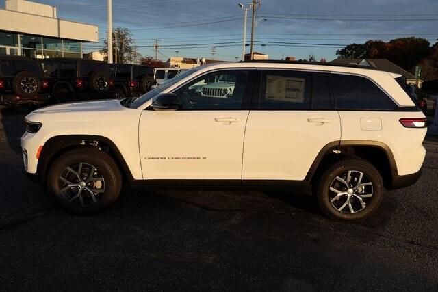 new 2025 Jeep Grand Cherokee car, priced at $44,150