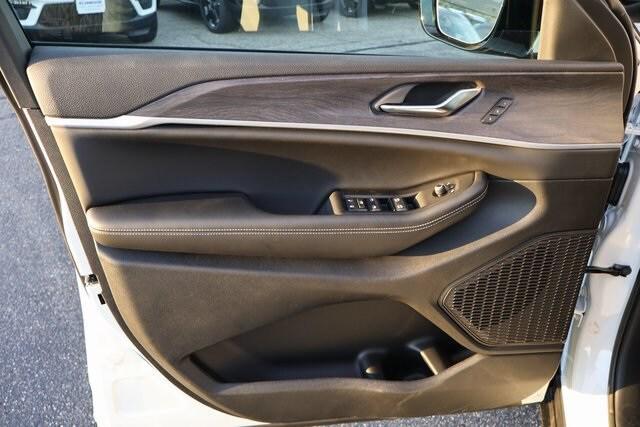 new 2025 Jeep Grand Cherokee car, priced at $44,150