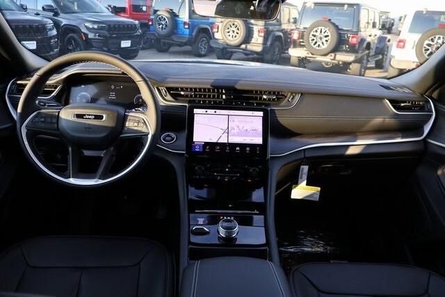 new 2025 Jeep Grand Cherokee car, priced at $44,150
