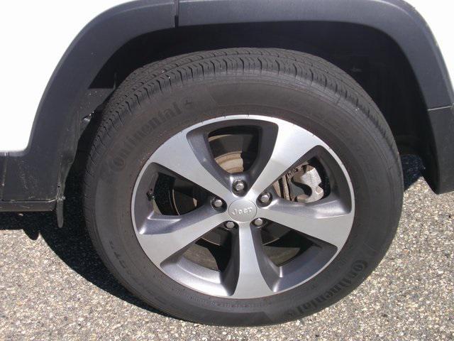 used 2021 Jeep Cherokee car, priced at $26,495