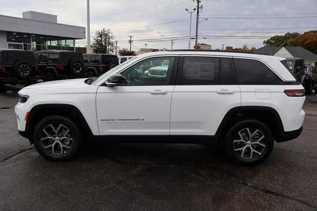 new 2025 Jeep Grand Cherokee car, priced at $42,150