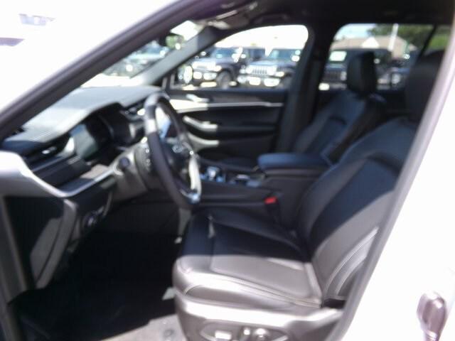 new 2025 Jeep Grand Cherokee car, priced at $47,375