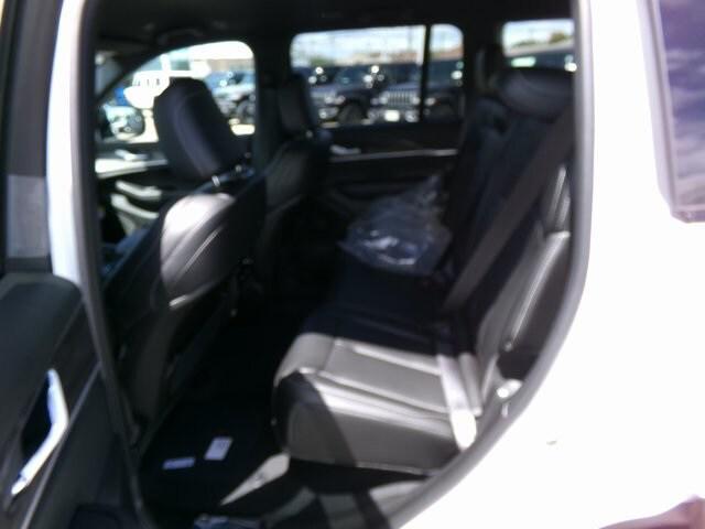 new 2025 Jeep Grand Cherokee car, priced at $47,375