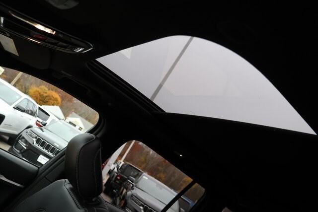 new 2025 Jeep Grand Cherokee car, priced at $47,735