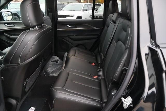 new 2025 Jeep Grand Cherokee car, priced at $47,735