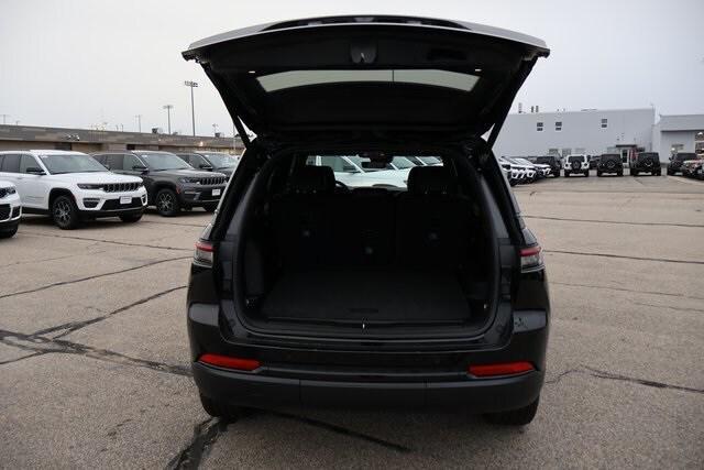 new 2025 Jeep Grand Cherokee car, priced at $47,735