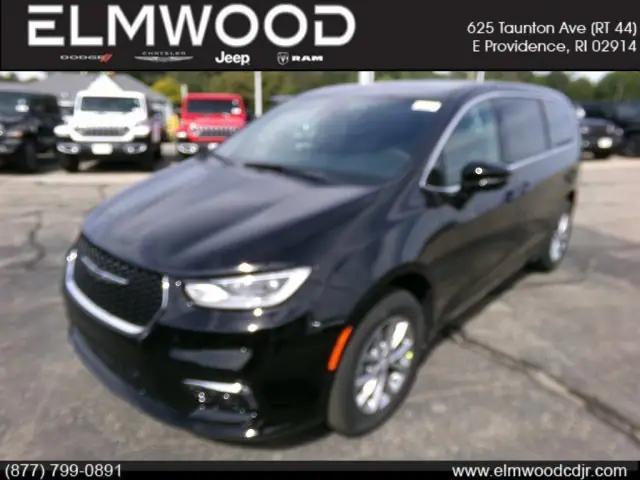 new 2026 Chrysler Pacifica car, priced at $45,390
