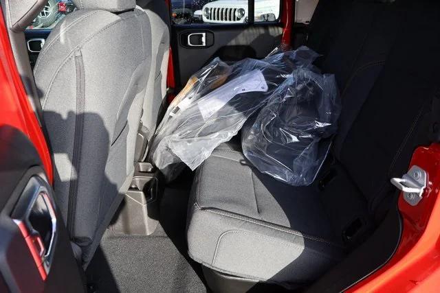 new 2025 Jeep Gladiator car, priced at $48,385