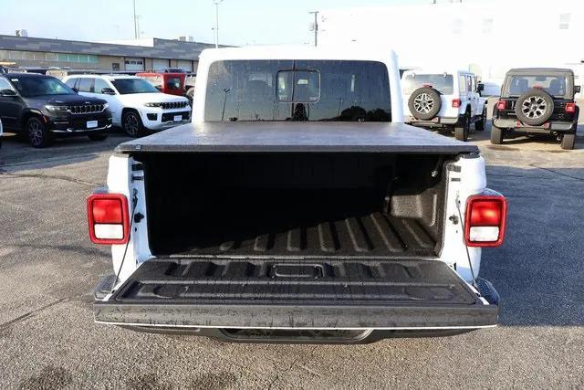new 2025 Jeep Gladiator car, priced at $44,190