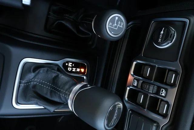 new 2025 Jeep Gladiator car, priced at $44,190