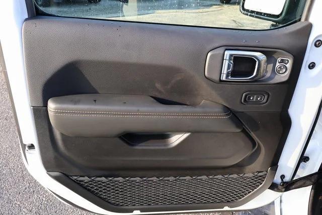 new 2025 Jeep Gladiator car, priced at $44,190