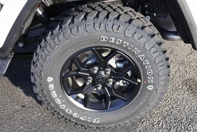 new 2025 Jeep Gladiator car, priced at $44,190