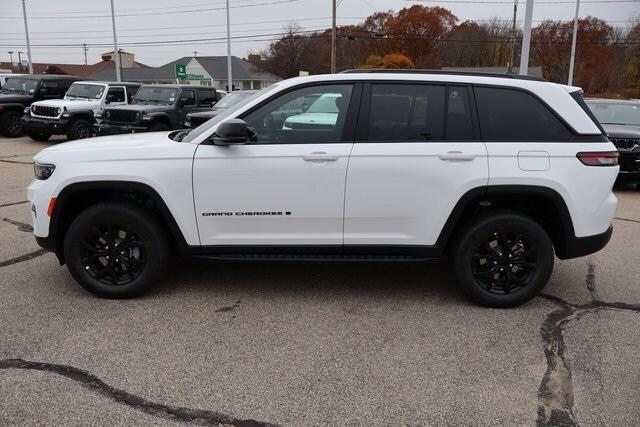 new 2025 Jeep Grand Cherokee car, priced at $44,260
