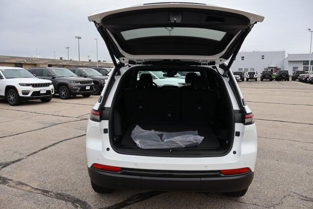 new 2025 Jeep Grand Cherokee car, priced at $44,260