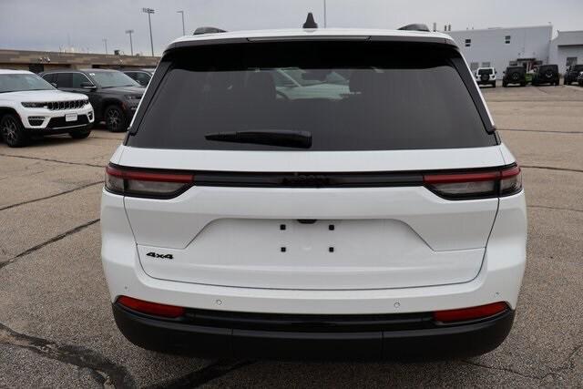 new 2025 Jeep Grand Cherokee car, priced at $44,260