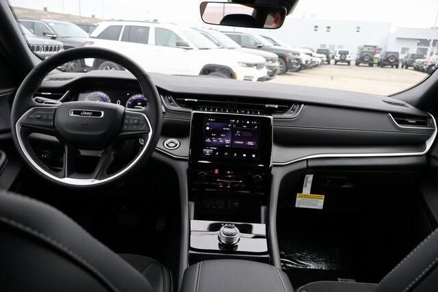 new 2025 Jeep Grand Cherokee car, priced at $44,260