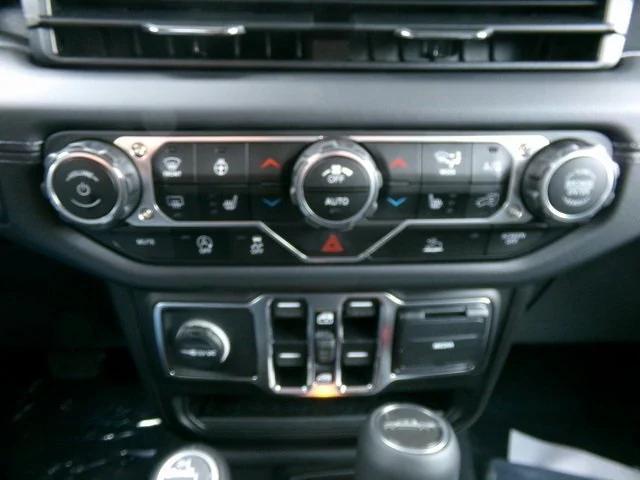 new 2025 Jeep Gladiator car, priced at $45,065