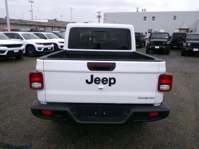new 2025 Jeep Gladiator car, priced at $45,065