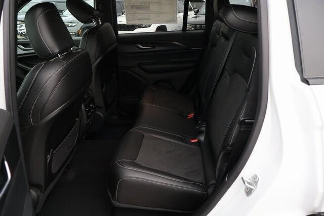 new 2025 Jeep Grand Cherokee car, priced at $44,260