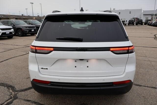 new 2025 Jeep Grand Cherokee car, priced at $44,260