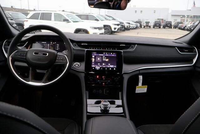 new 2025 Jeep Grand Cherokee car, priced at $44,260