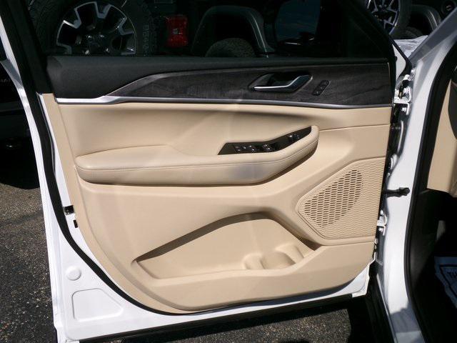 used 2023 Jeep Grand Cherokee car, priced at $34,995